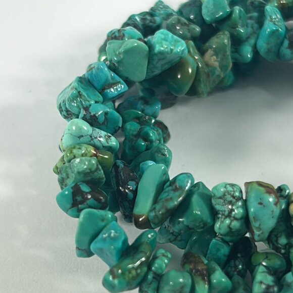 Chippy Green Bracelet Faux Turquoise 3 Strand Stretch Boho Layering - Picture 4 of 6